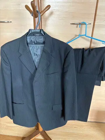 남성용 싱글 수트 셋업 스트라이프 패턴 블랙 계열