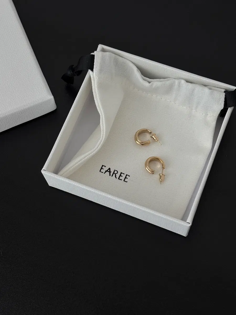 가격내림)earee 이어리 small balance earrings / gold