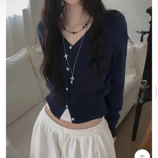 에이블리 네이비 브이넥 가디건