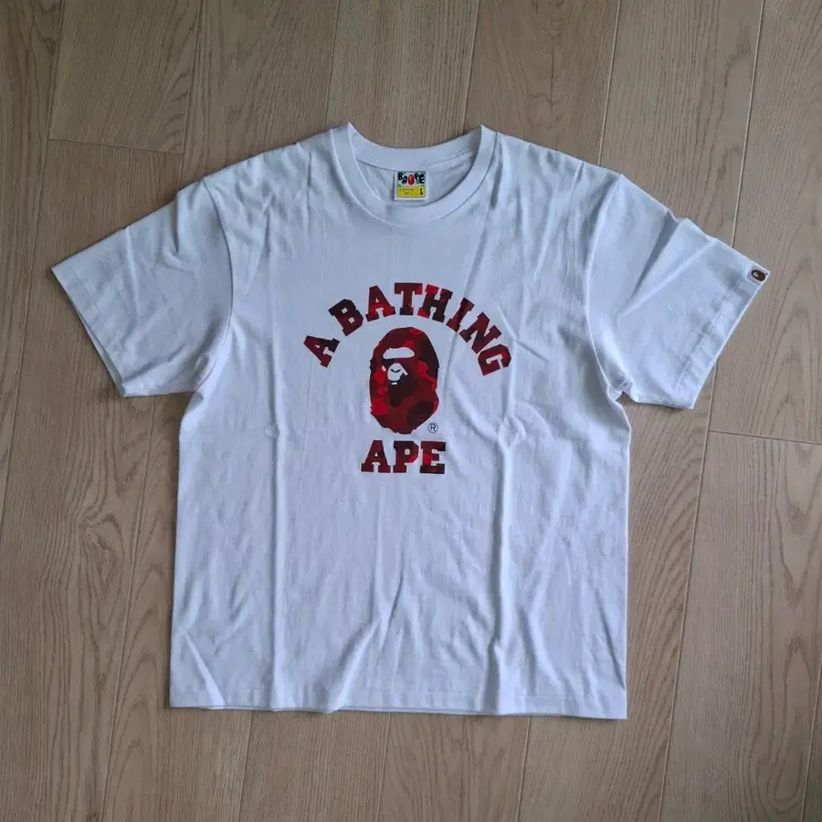 베이프 A BATHING APE 반팔티 화이트L(새상품)