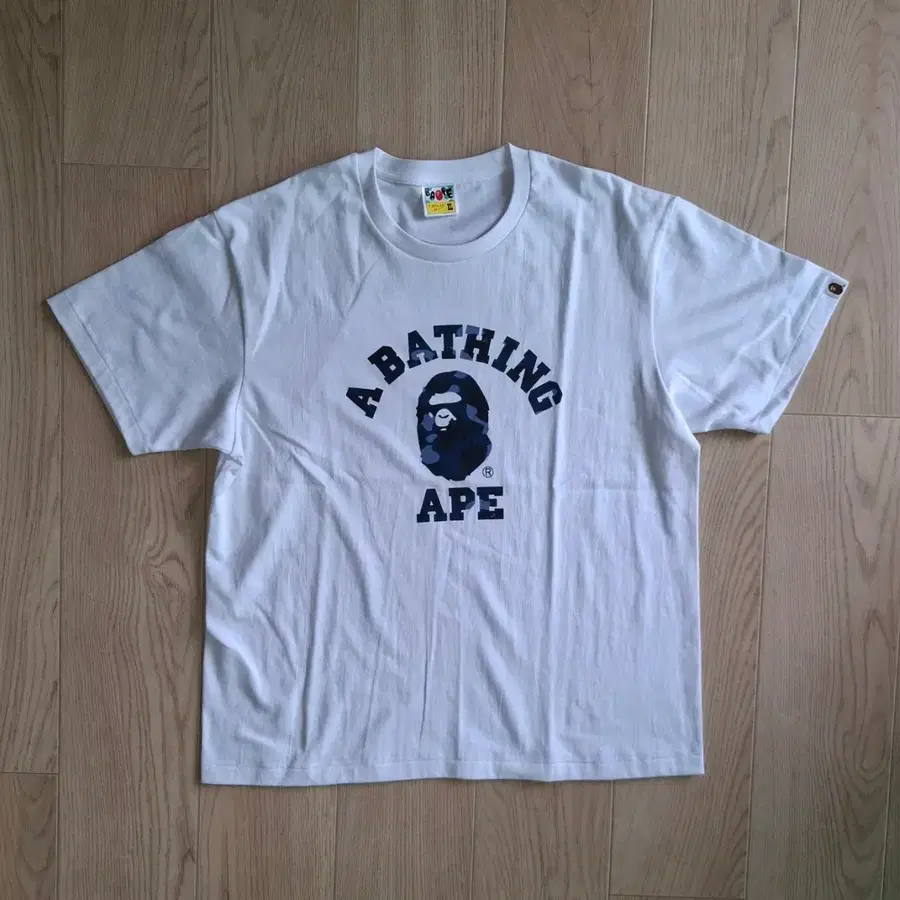 베이프 반팔티 A BATHING APE 로고 XL(새상품)