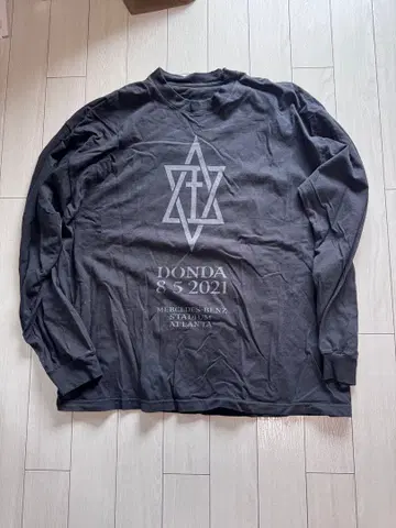 Yeezy DONDA 콘서트 긴팔 티셔츠