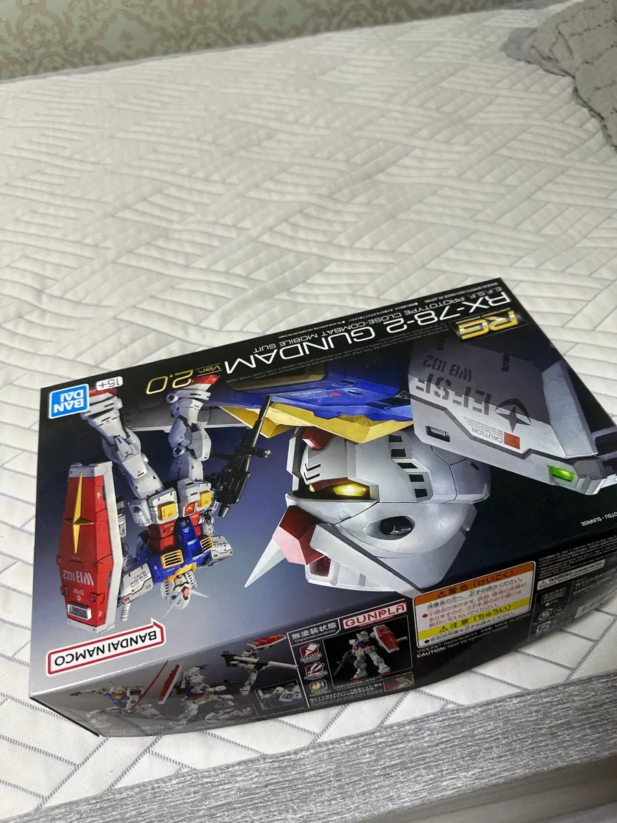 반다이남코 RG 건담 RX-78-2 2.0