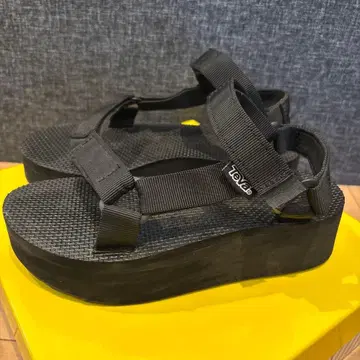 Teva 플랫폼 샌들 블랙
