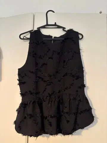 ZARA 프린지 페플럼 슬리브리스 상의 블랙