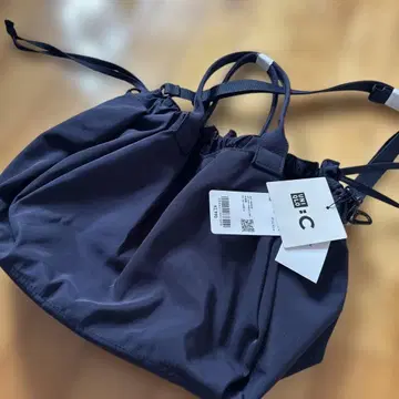 [새상품] UNIQLO :C 드로우 스트링 백 네이비