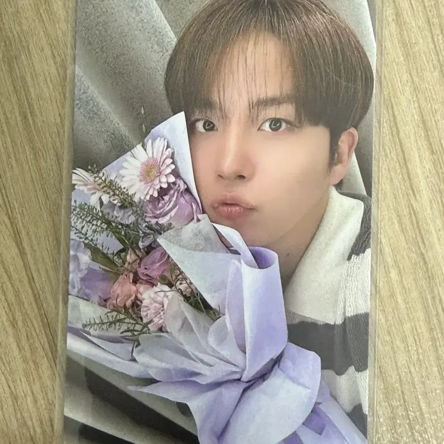 에이티즈 종호 톡톡 미공포 꽃다발 ateez