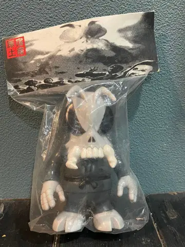 SECRET BASE 벌레형 주술사 인형 스컬 비 비밀기지 오리지널