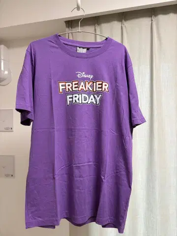 Disney FREAKIER FRIDAY 티셔츠 퍼플 L