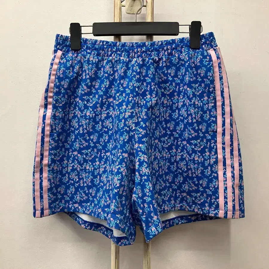 아디다스(adidas) 반바지 L