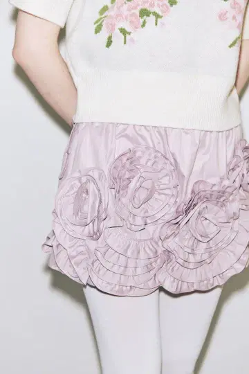 sinoon Rose Frill Mini Skirt