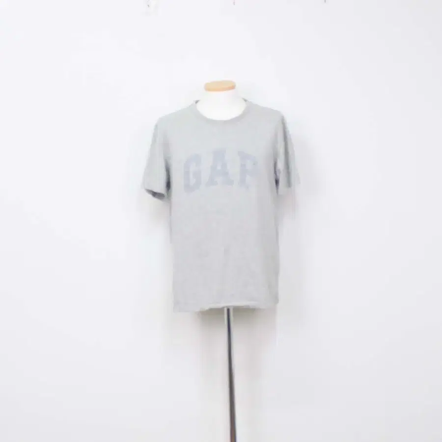 [정품] 갭(GAP) 남성 라운드 반팔 티셔츠 105사이즈 정인샵