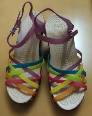 crocs 와라체 멀티 컬러 웨지솔 샌들 W5