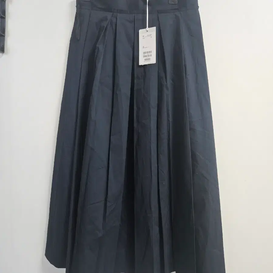 (새상품)COS 플리츠 스커트