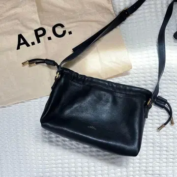 아페쎄 A.P.C. 가죽 숄더백 복조리 포함