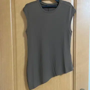 ZARA 슬리브리스 비대칭 티셔츠 브라운 M