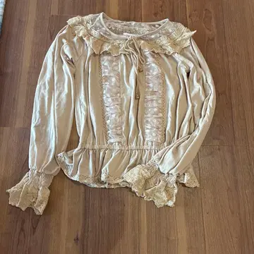 LIZ LISA 레이스 장식 긴팔 티셔츠 베이지