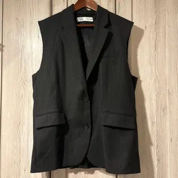 ZARA 스트라이프 패턴 슬리브리스 베스트 지레