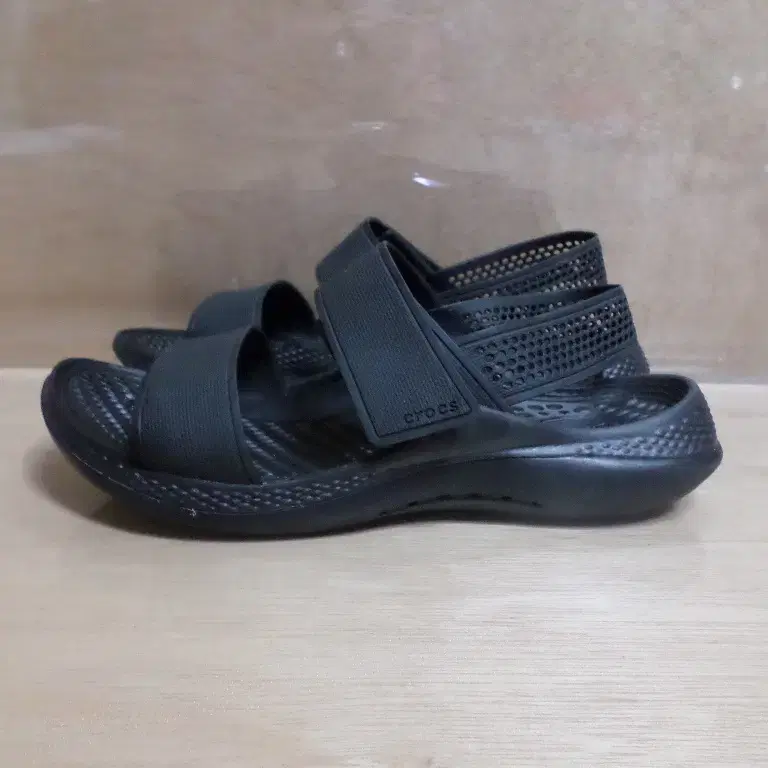 후루룩구제2 250 크록스 블랙 샌들 슬리퍼 260712