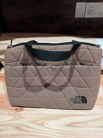 THE NORTH FACE 퀼팅 토트백