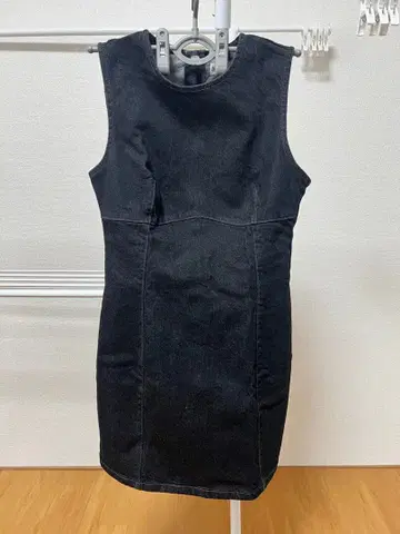 ZARA 데님 슬리브리스 미니 원피스 블랙 M 사이즈