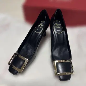 Roger Vivier 펌프스 블랙