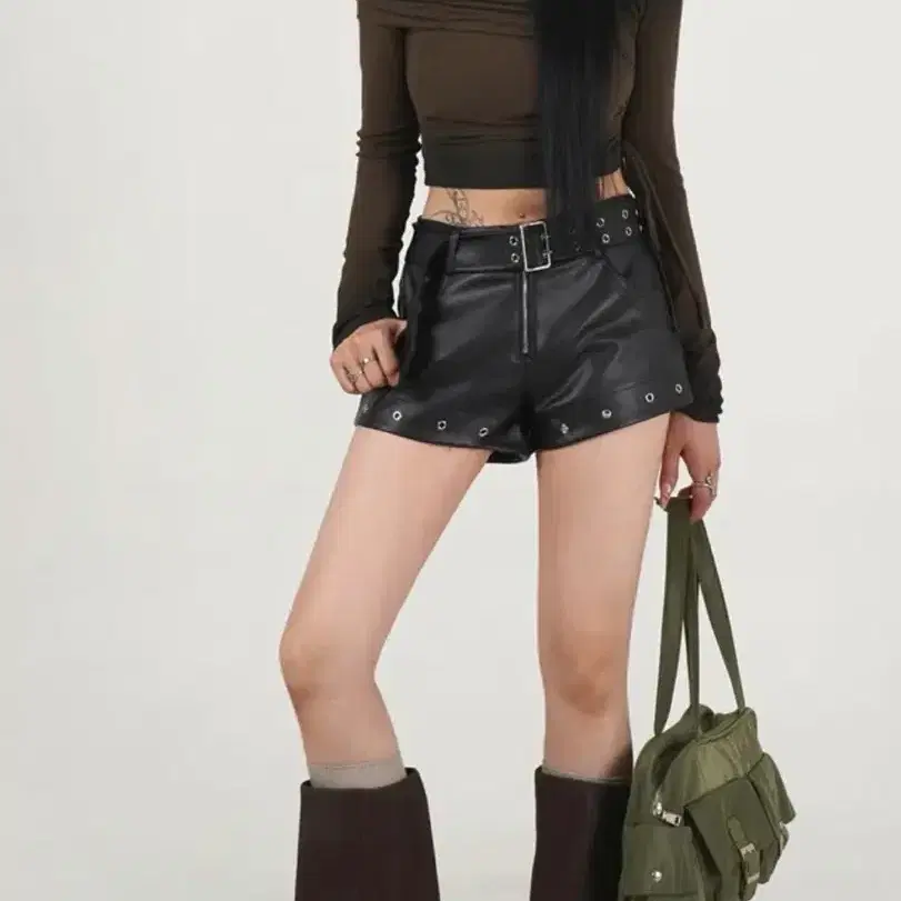 레더 펀칭 숏팬츠 벨트 세트 블랙