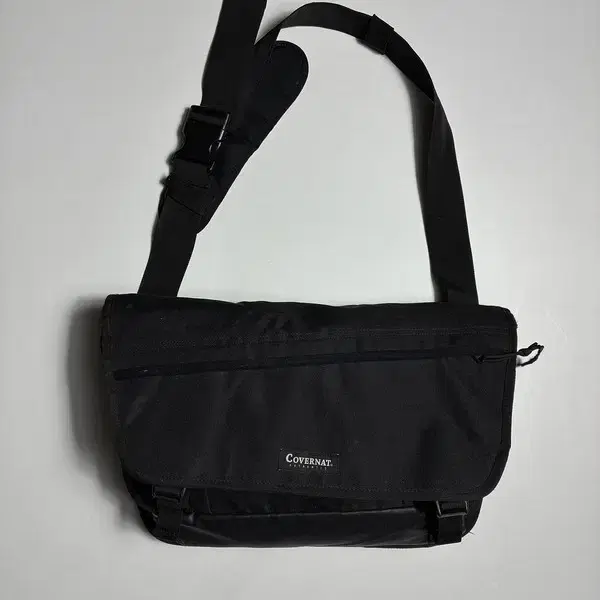 커너낫 18FW 블랙 코듀라 메신저 백 PR2345