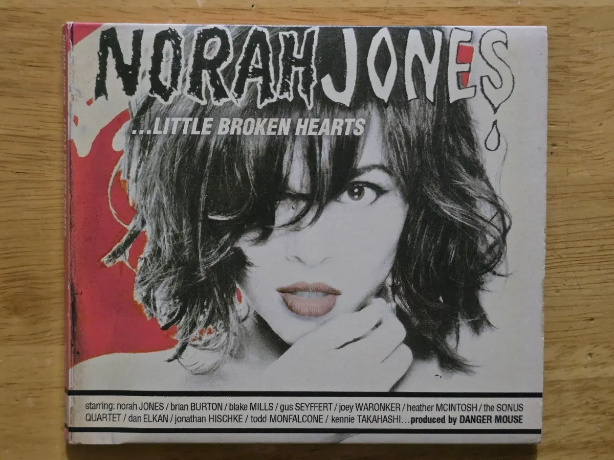 CD 음반 Norah Jones 노라 존스- ...Little Broken Hearts 미국반
