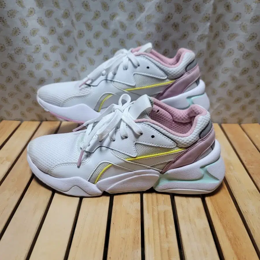 푸마  운동화  240