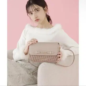 JILL by JILL STUART 퍼피 플랩 미니백 베이지