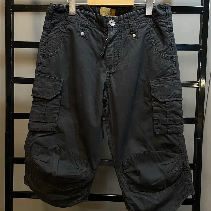 [42] Benetton 카고 하프팬츠 블랙 3.5