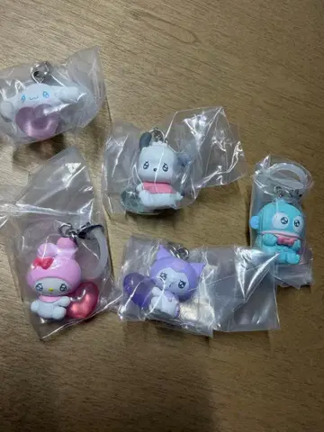 산리오 메지루시 액세서리 에모큥