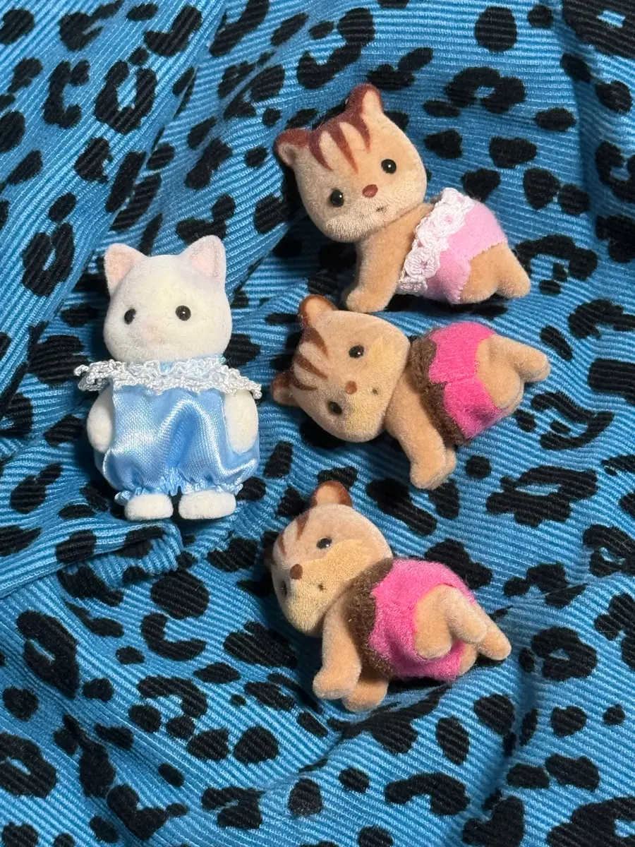 실바니안 고양이 다람쥐 인형 피규어 처분 양도