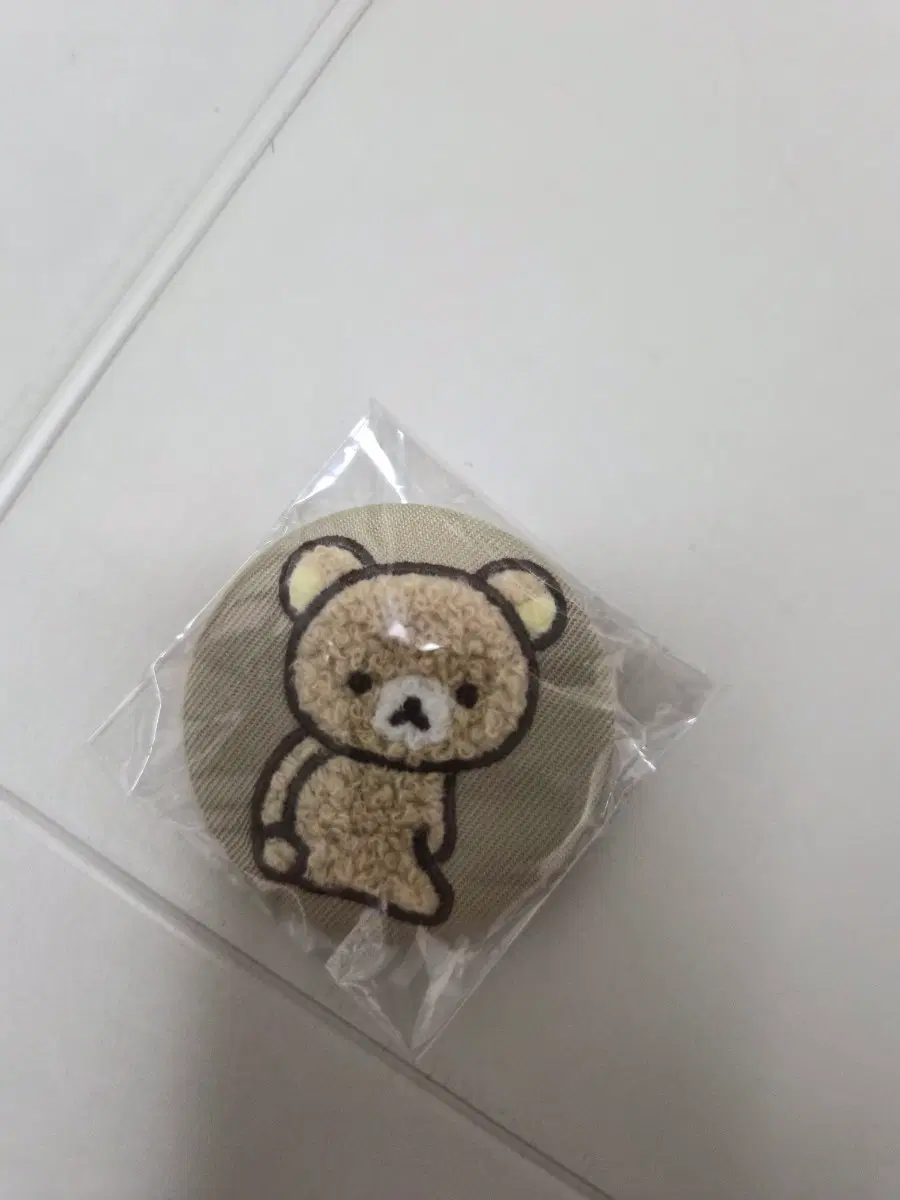 리락쿠마 자수 캔뱃지