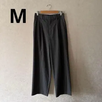 유니클로 여성용 턱 와이드 팬츠 M 사이즈