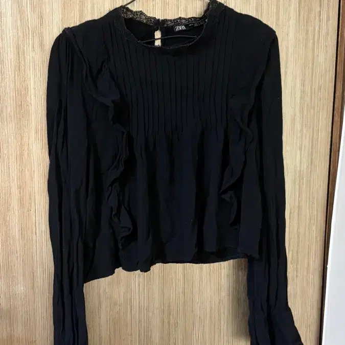 자라 블랙 프릴 블라우스