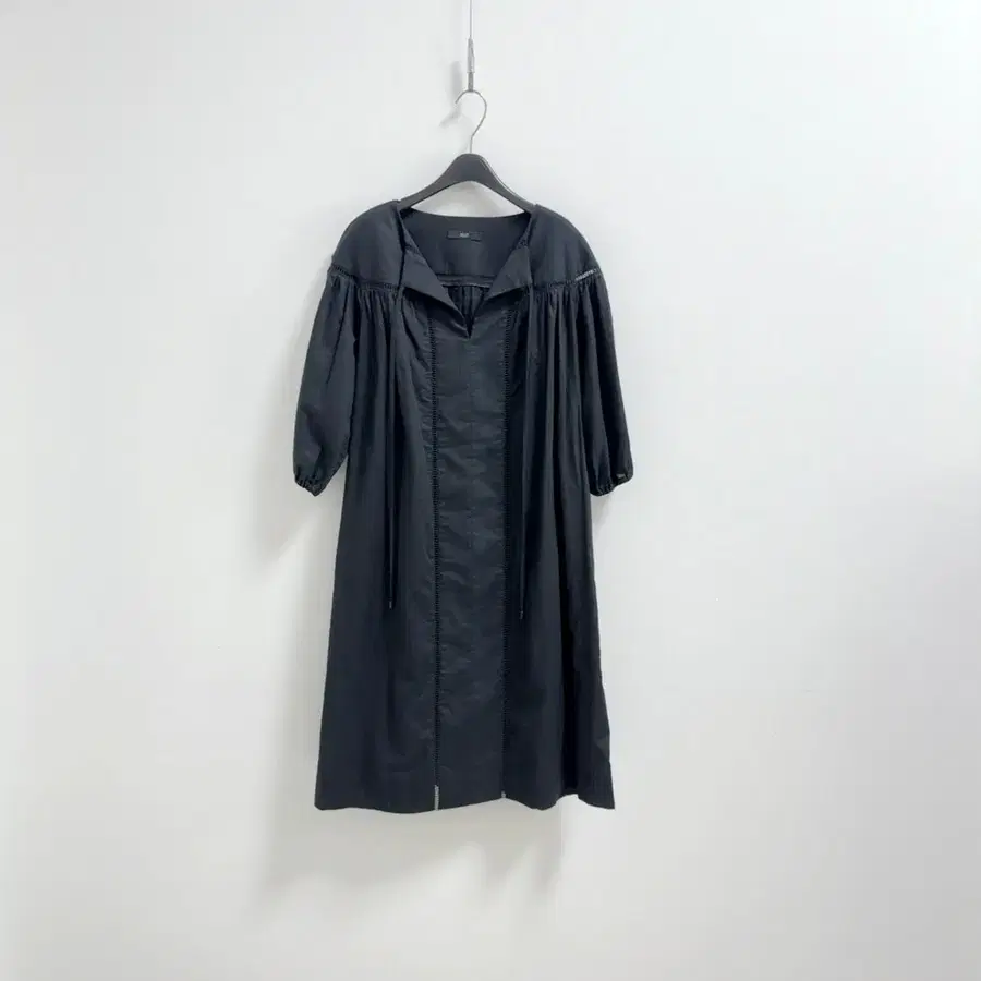 콜렉트 블랙 펀칭 원피스