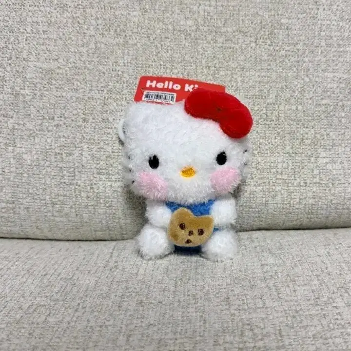 정품 산리오 볼빵빵 헬로키티 가방걸이 13cm 키링인형