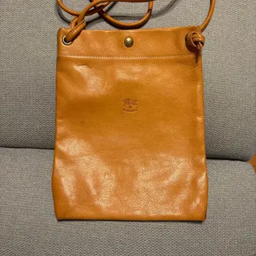 IL BISONTE 일비종떼 가죽 숄더백