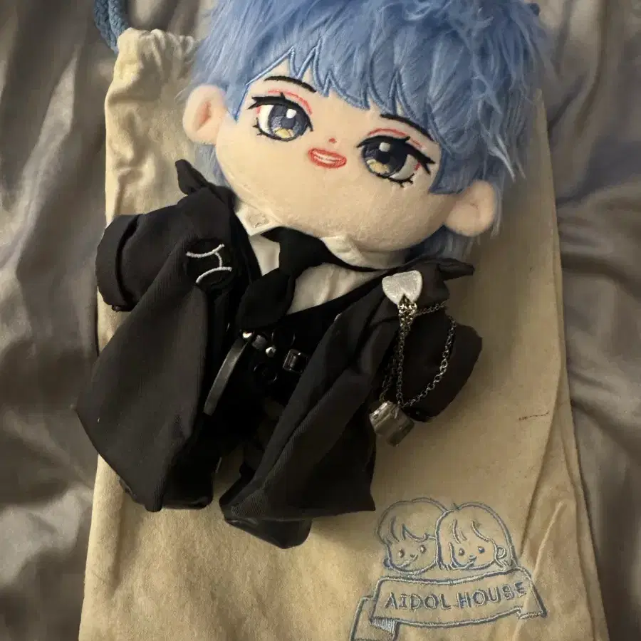 아이돌하우스 에이티즈 윤호 인형
