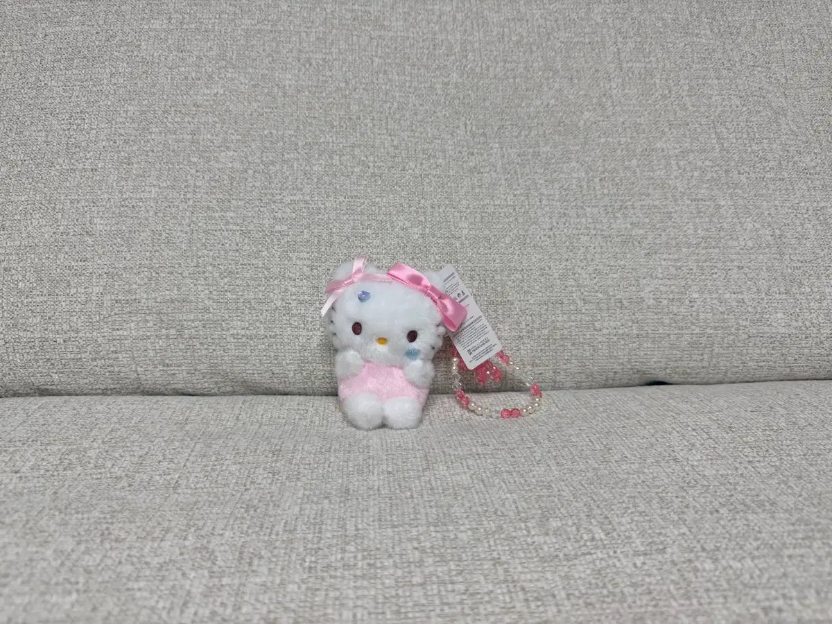 정품 산리오 헬로키티 리본코어 10cm 키링 인형