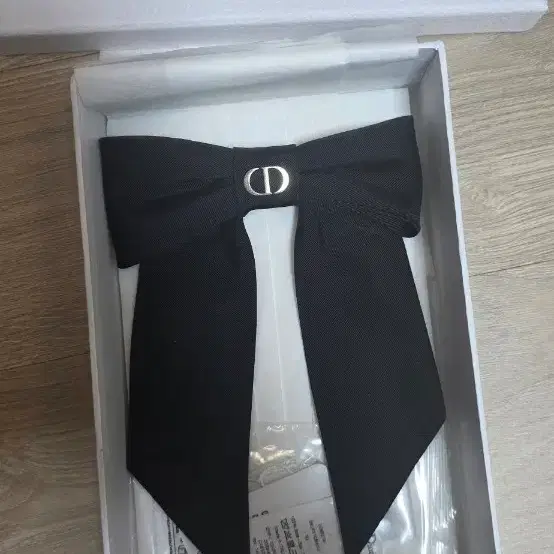 디올 리본 헤어핀 블랙
