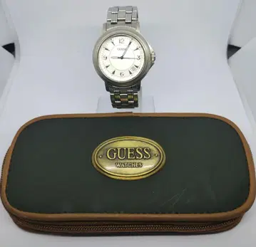 [작동 중 케이스 포함] GUESS 게스 손목시계 1997년 빈티지