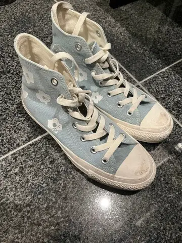컨버스 올스타 하이컷 꽃무늬 라이트 블루 23.5cm