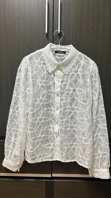 레트로 화이트 꽃무늬 자수 레이스 옷깃 블라우스