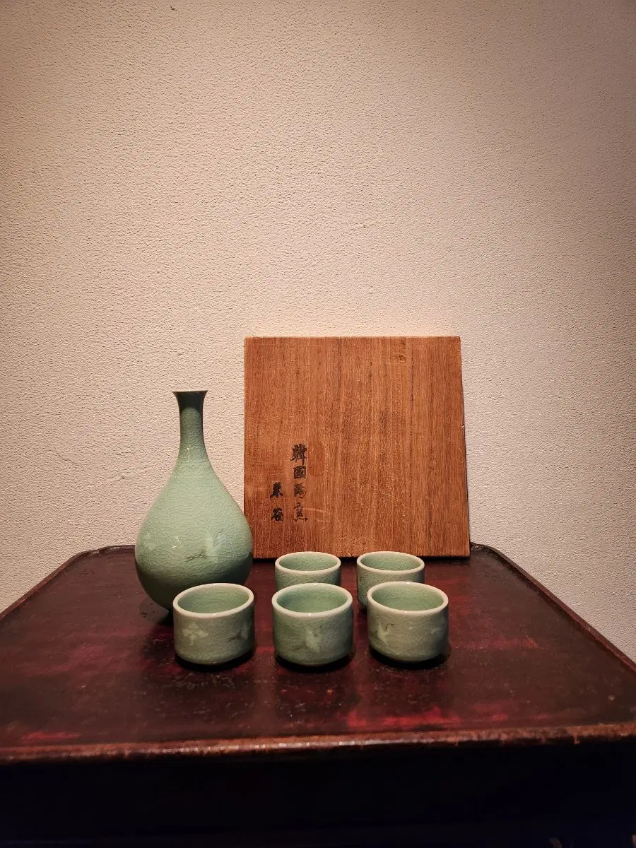 도예 명장 동곡 김정묵 청자상감운학문 주병/잔 세트 (미사용)