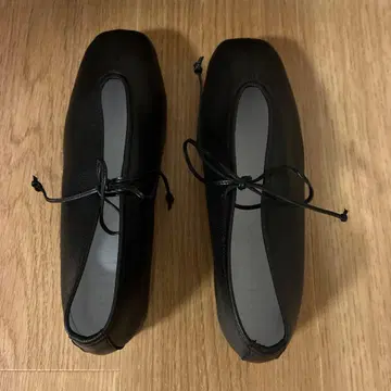 SUI 레이스업 슈즈 블랙 24.5cm