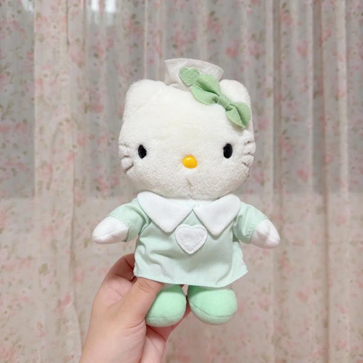 산리오 헬로키티 민트 간호사 인형