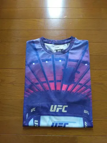 [Bershka] UFC 프린트 T셔츠 L 레어